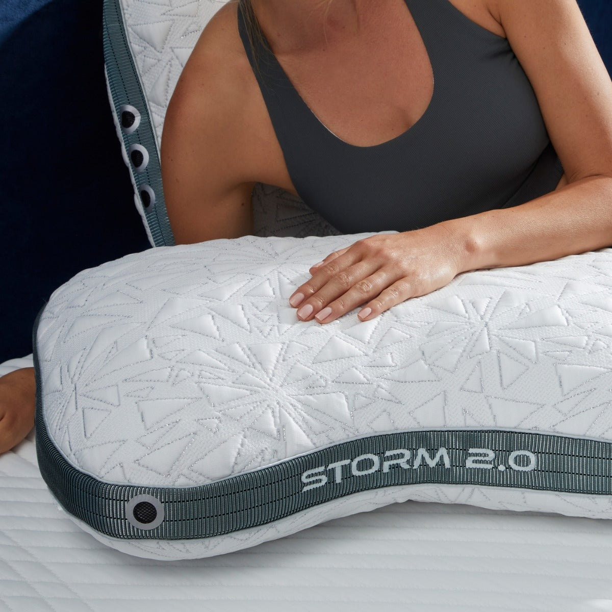 Storm Cuddle Curve Pillow 2.0 with Temperature Regulation - White